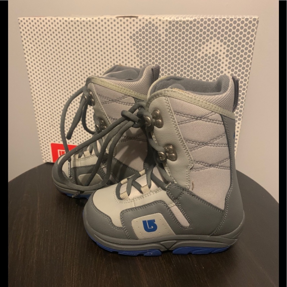 NEW BURTON MOTO BOYS SNOWBOARDING BOOTS BLUE GREY